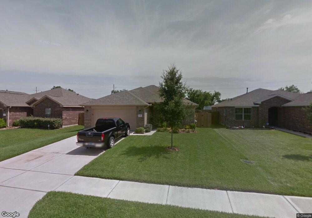 386 Henry St, Alvin, TX 77511 - photo 1