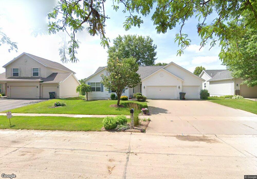 2911 28th Ave SW, Cedar Rapids, IA 52404 - photo 1