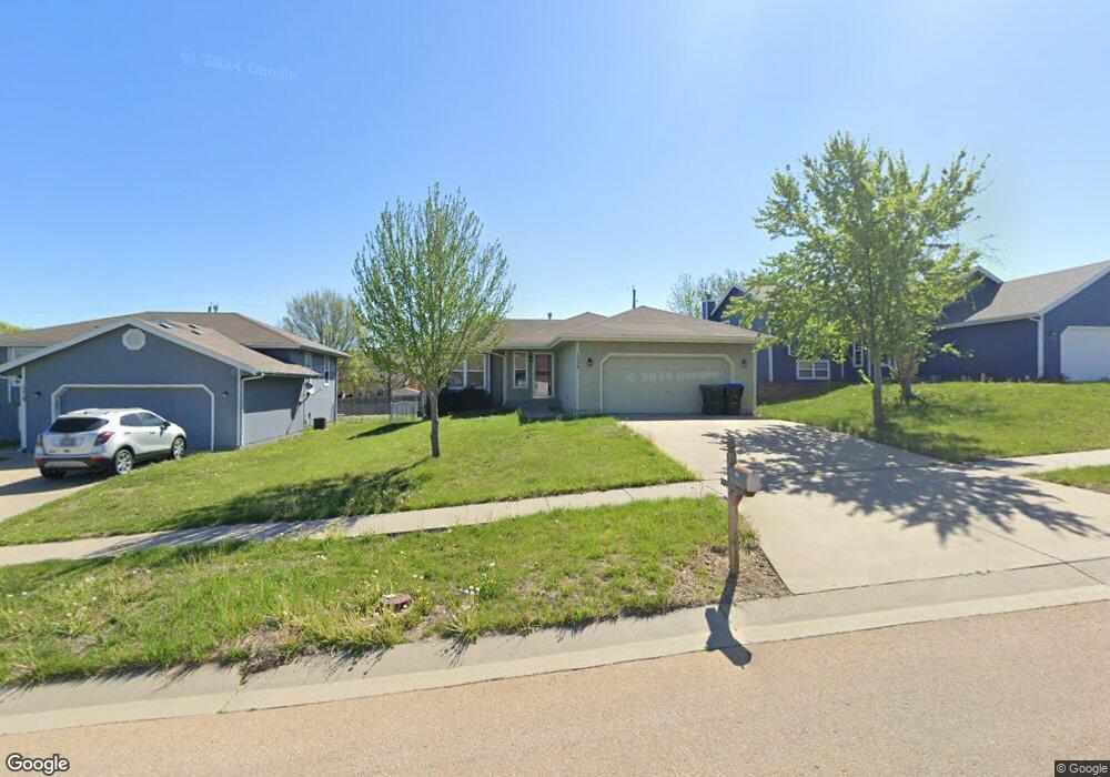 1724 SW Valley View Ct, Topeka, KS 66615 - photo 1