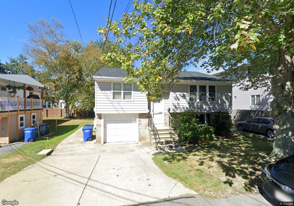 7 Burdick Ave, Newport, RI 02840 - photo 1