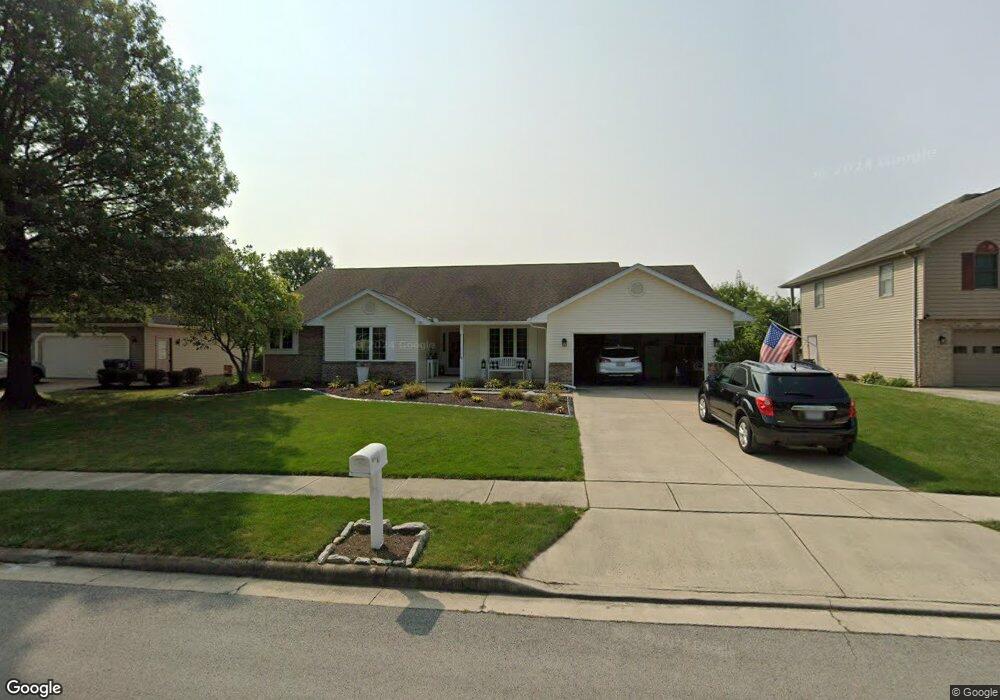 2813 Pin Oak Ct, Lima, OH 45805 - photo 1