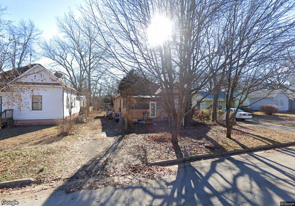 2214 Corning Ave, Parsons, KS 67357 - photo 1