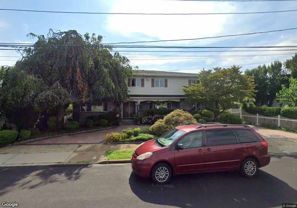 116 Averill Blvd, Franklin Square, NY 11010 - photo 1