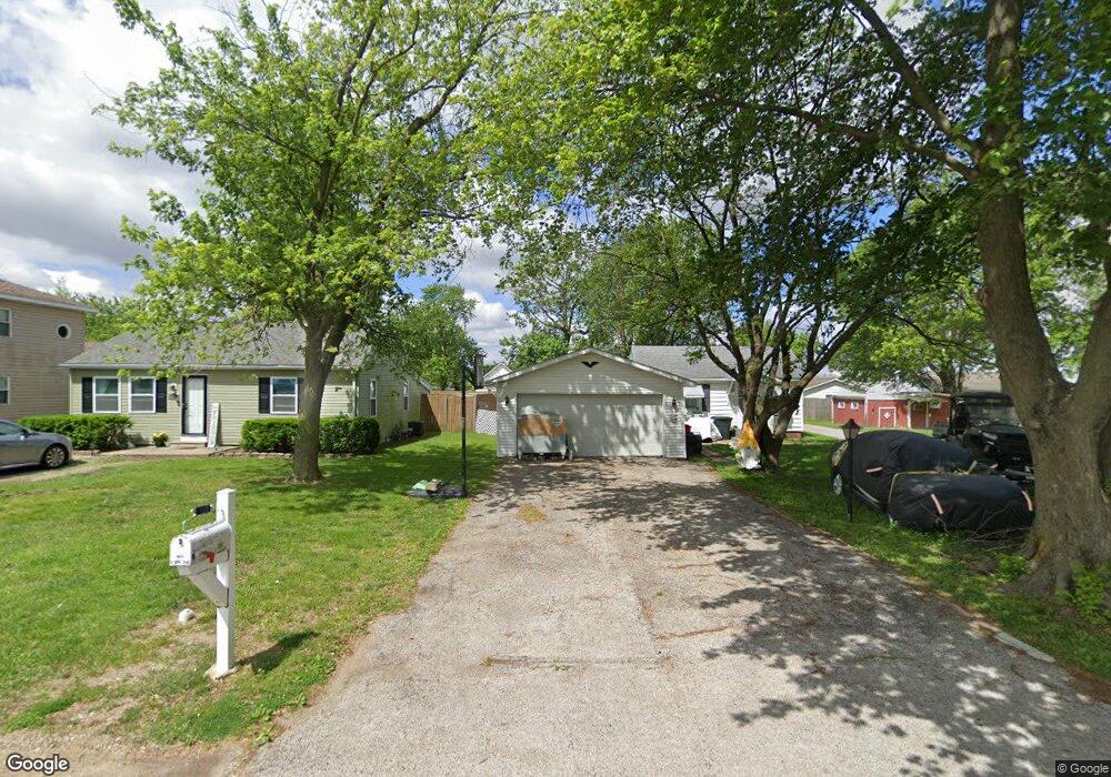 729 N 1st Division St, Mattoon, IL 61938 - photo 1