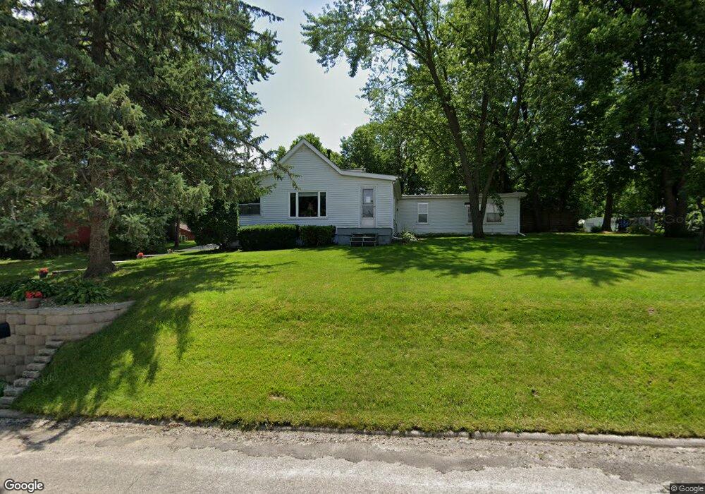 421 27th Ave SW, Cedar Rapids, IA 52404 - photo 1