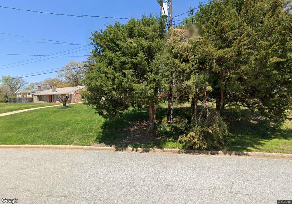 4102 Holly Tree Rd, Temple Hills, MD 20748 - photo 1