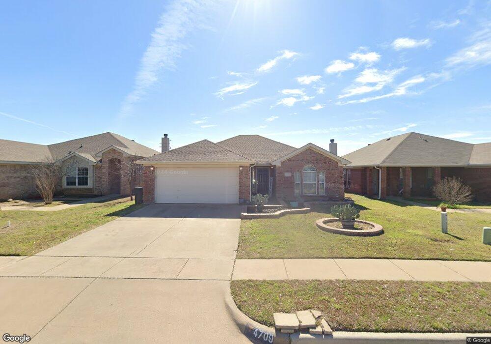 4709 Topaz Ln, Granbury, TX 76049 - photo 1