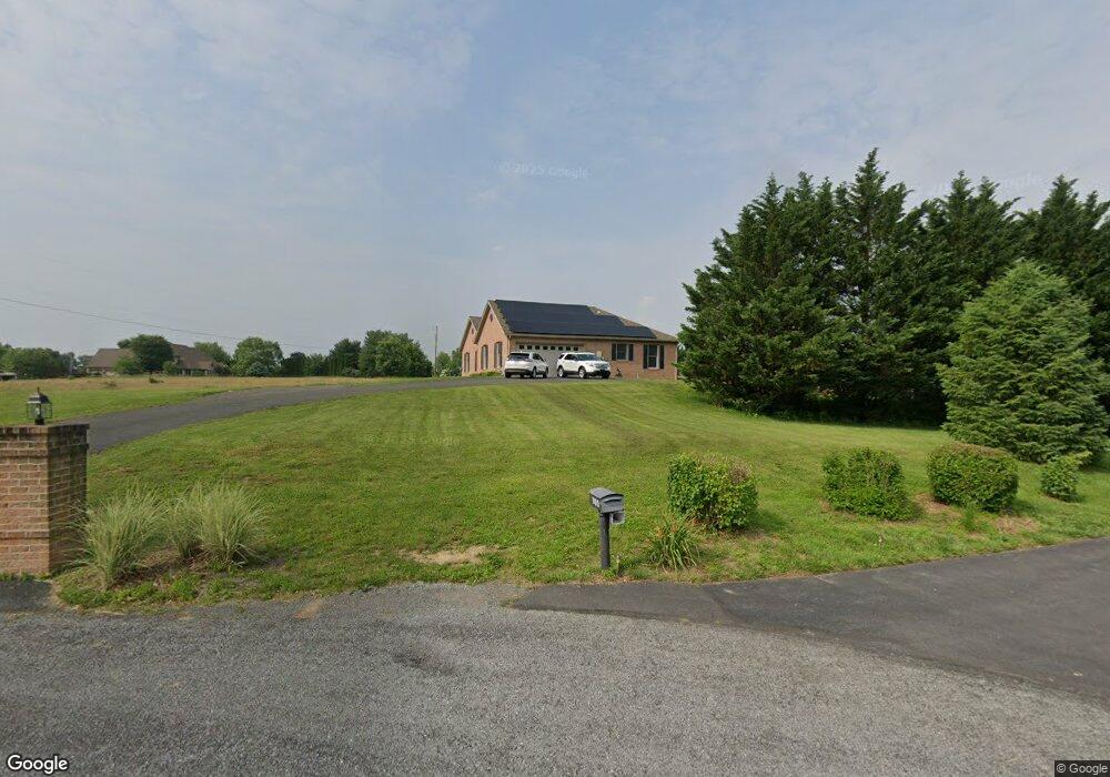 946 Edith Dr, Chambersburg, PA 17202 - photo 1