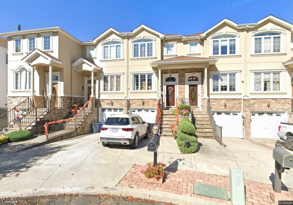 209 Mosely Ave, Staten Island, NY 10312 - photo 1