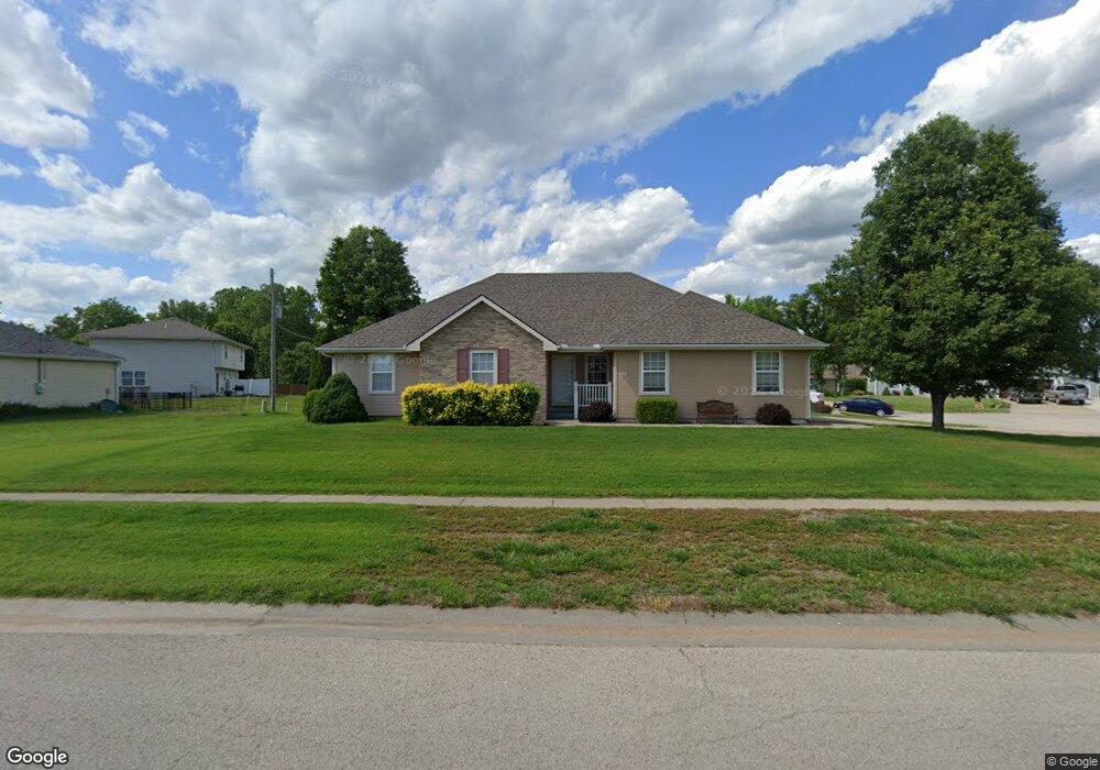502 E Adrian St, Rossville, KS 66533 - photo 1