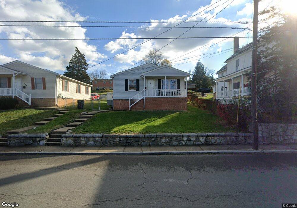 434 N Massanutten St, Strasburg, VA 22657 - photo 1