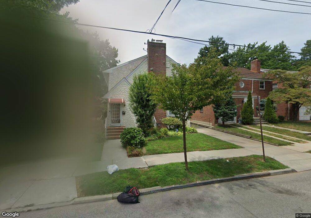 33-26 164th St, Flushing, NY 11358 - photo 1