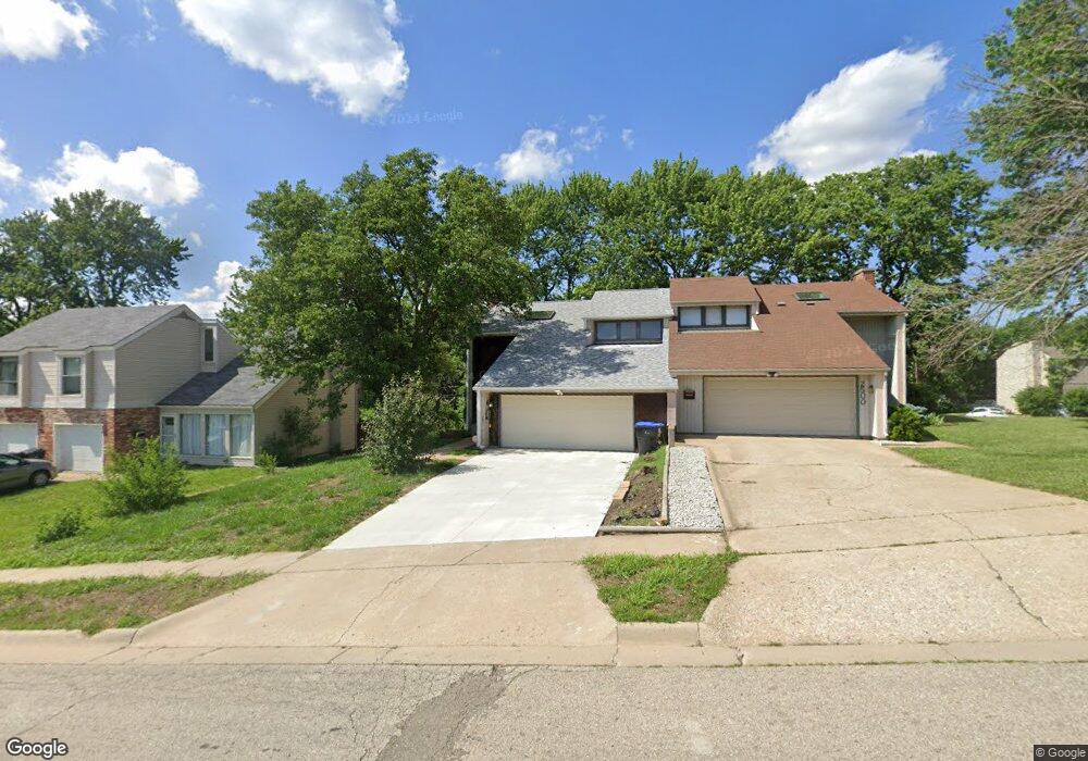 2502 SW 30th St, Topeka, KS 66611 - photo 1
