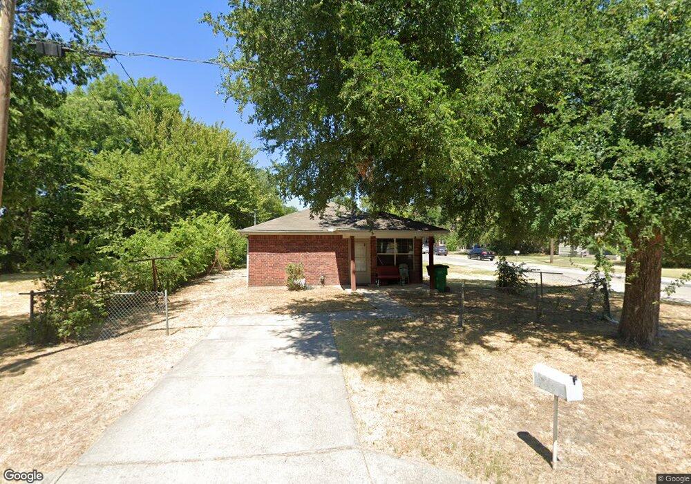 435 Throckmorton St, Gainesville, TX 76240 - photo 1