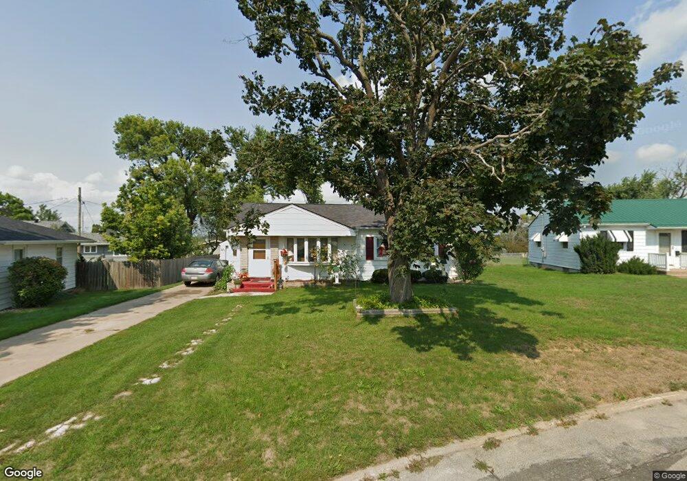 1109 Crestview Dr SE, Cedar Rapids, IA 52403 - photo 1