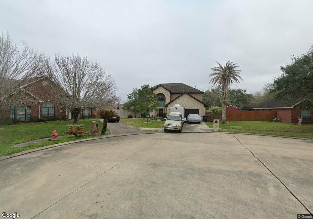 2022 Brentwood Dr, Alvin, TX 77511 - photo 1
