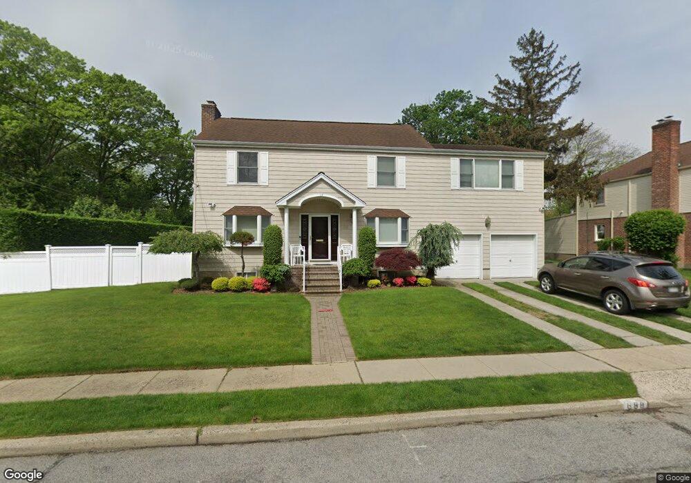 688 Adams Ave, West Hempstead, NY 11552 - photo 1