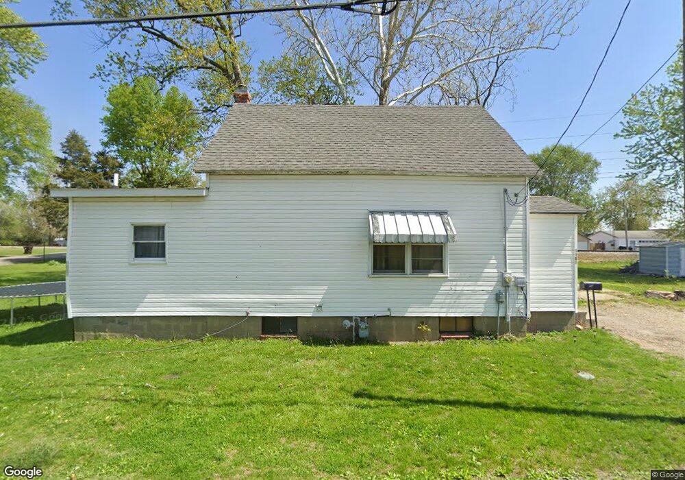 1106 Davenport St, Lincoln, IL 62656 - photo 1