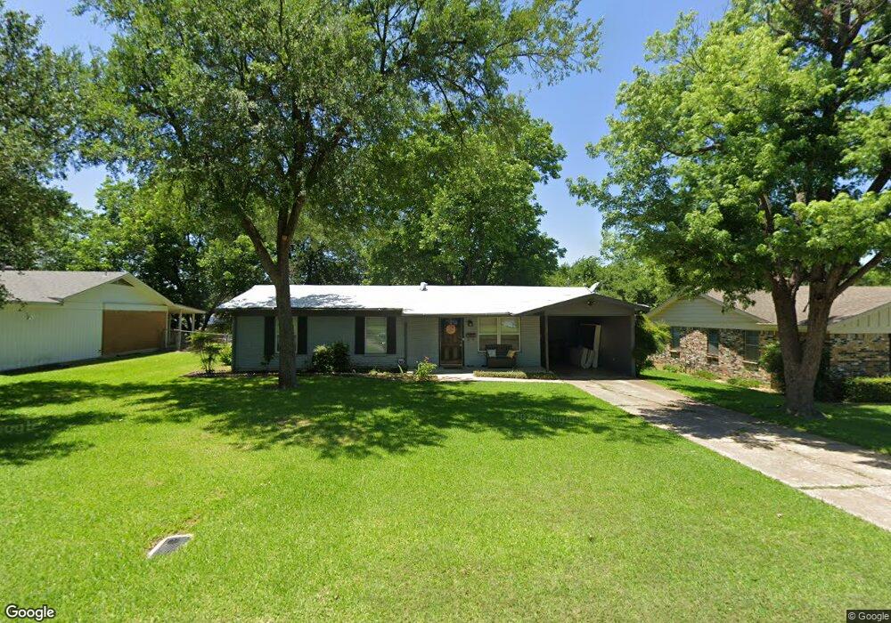 109 N Hickory Ave, Denison, TX 75020 - photo 1