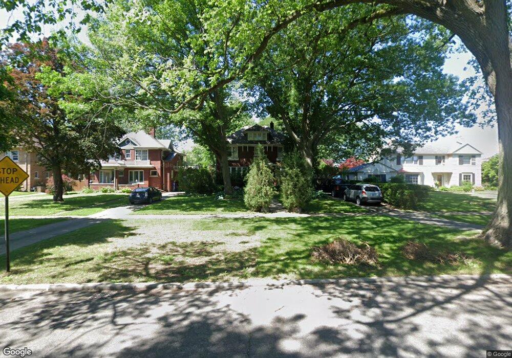 1429 Three Mile Dr, Grosse Pointe Park, MI 48230 - photo 1