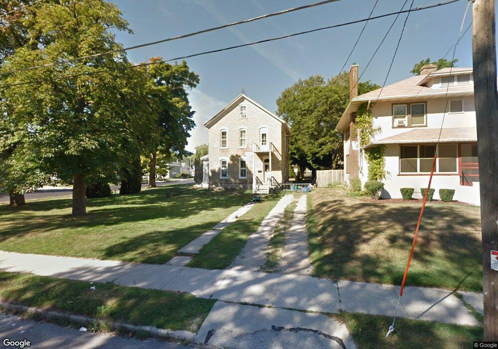 802 N 9th St, Manitowoc, WI 54220 - photo 1