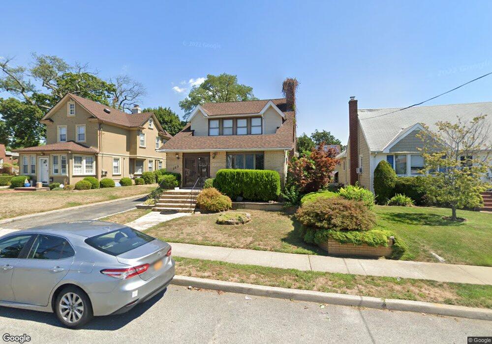 250 Union St, Lawrence, NY 11559 - photo 1