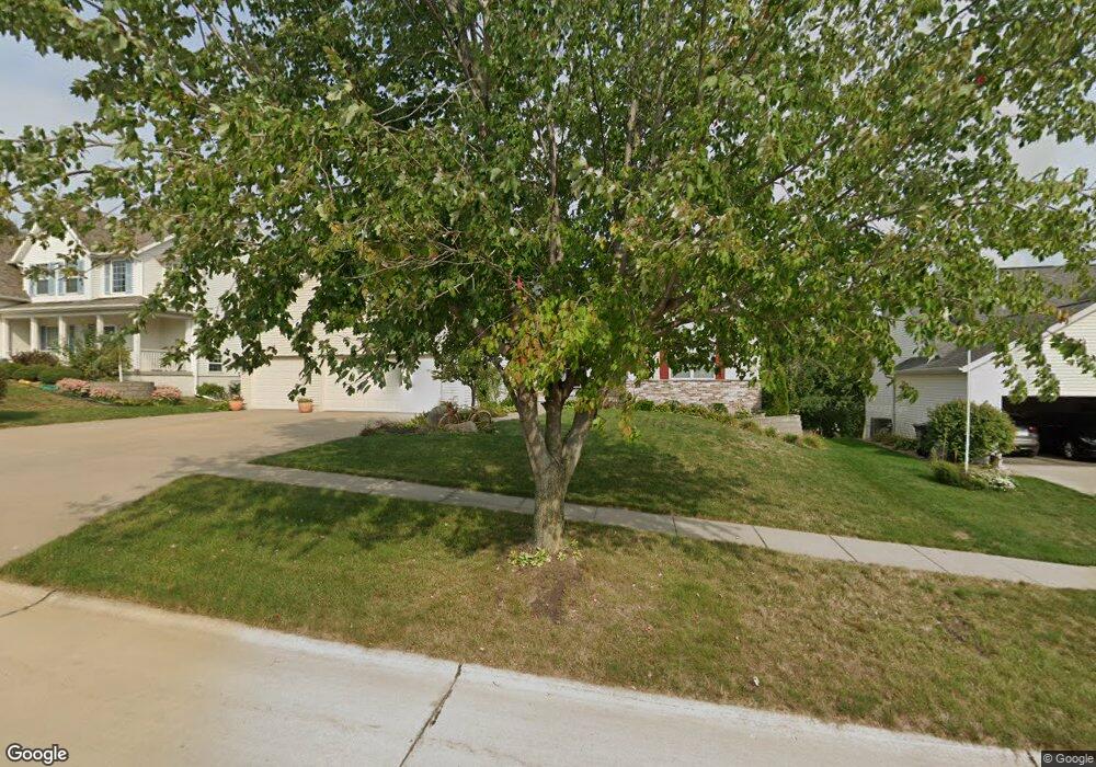 1715 23rd St NW, Cedar Rapids, IA 52405 - photo 1