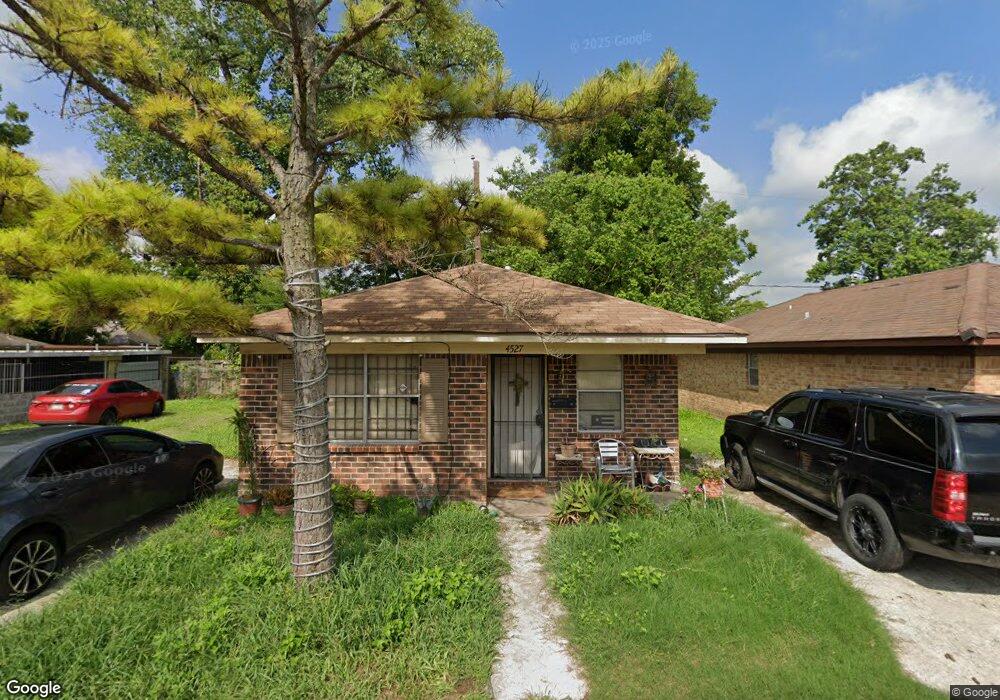 4527 Pecan Park Cir, Houston, TX 77018 - photo 1