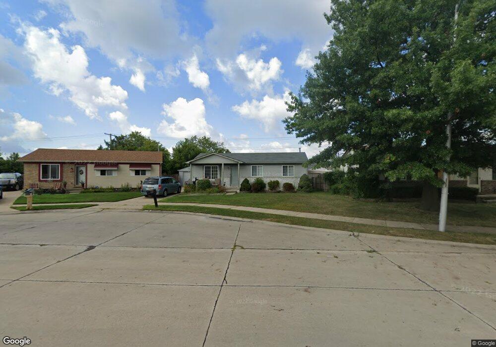 25521 Lehner Ct, Roseville, MI 48066 - photo 1