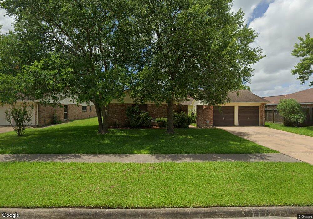 422 W Castle Harbour Dr, Friendswood, TX 77546 - photo 1