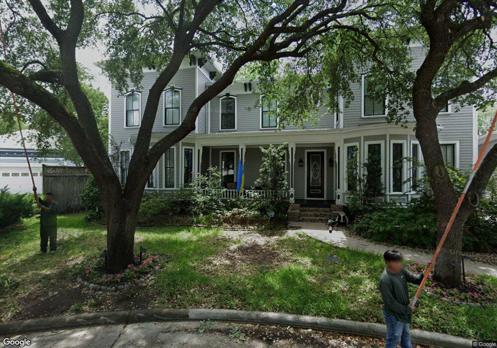 711 Mosby Cir, Houston, TX 77007 - photo 1