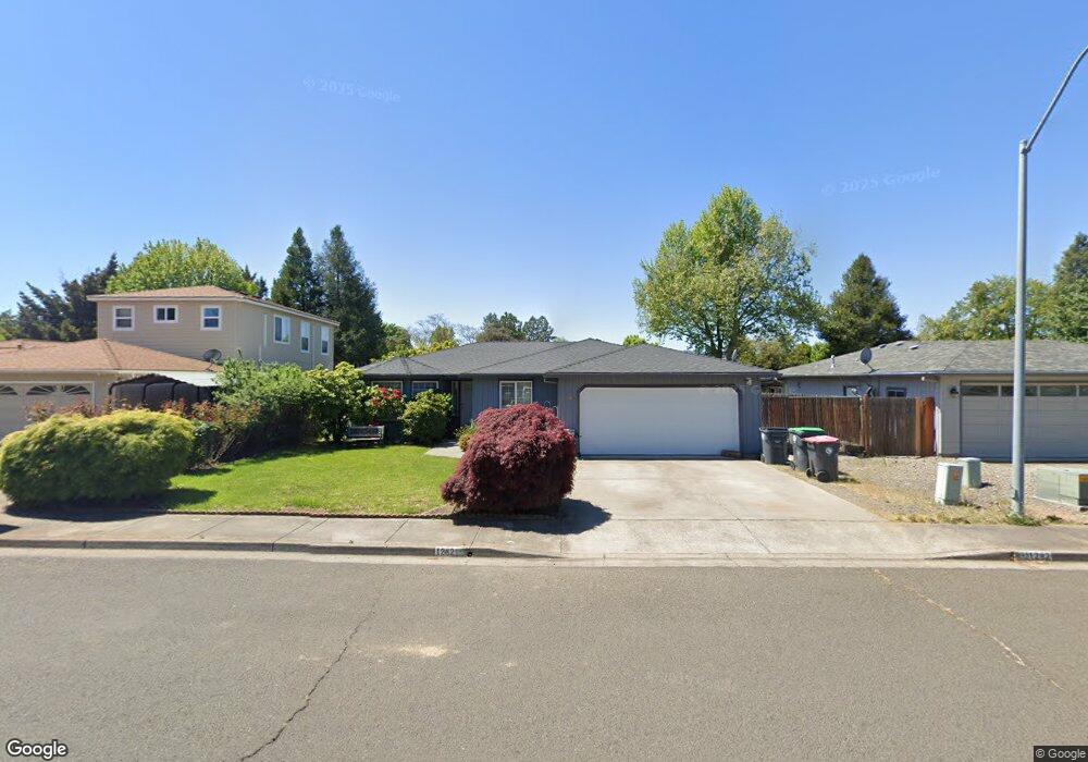 1282 Far Ave W, Central Point, OR 97502 - photo 1