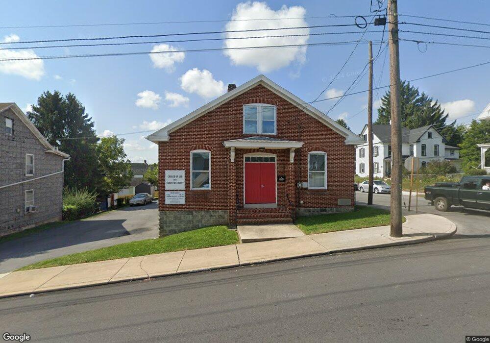 324 W 3rd St, Waynesboro, PA 17268 - photo 1