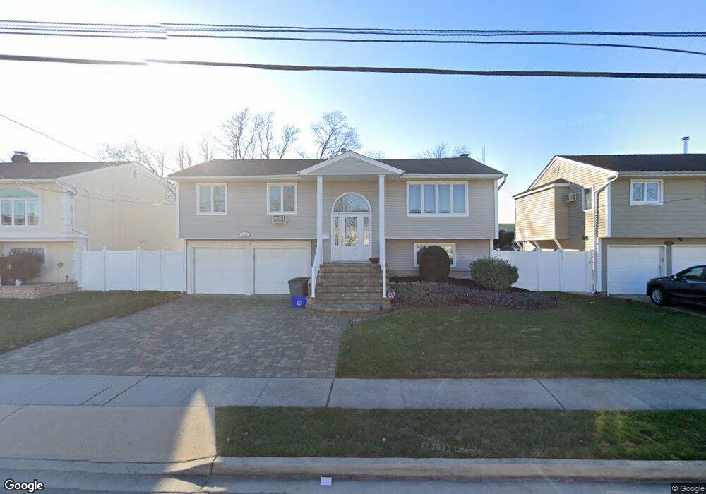 3724 Illona Ln, Oceanside, NY 11572 - photo 1