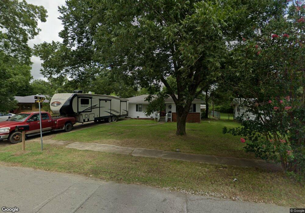 1119 E Kirk St, Hugo, OK 74743 - photo 1