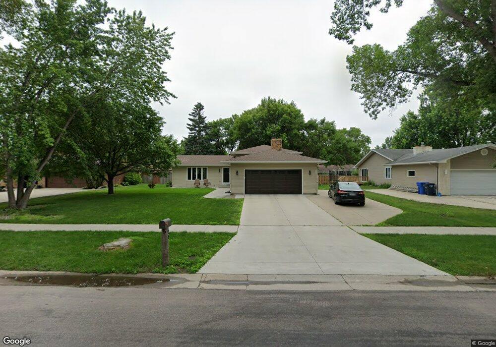 25 36th Ave NE, Fargo, ND 58102 - photo 1