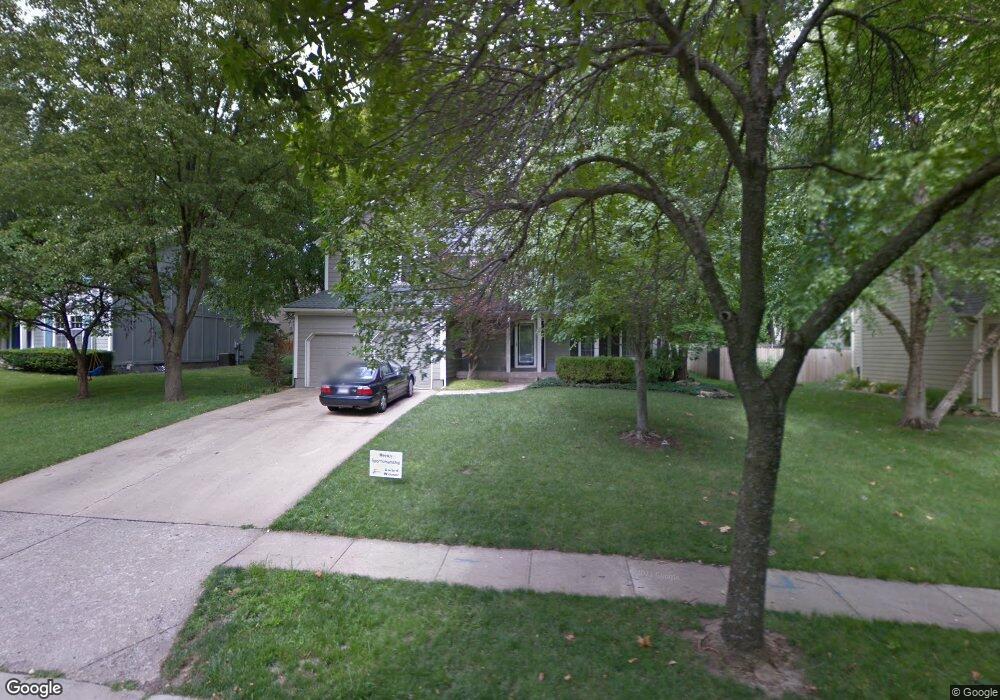 8440 Twilight Ln, Lenexa, KS 66219 - photo 1