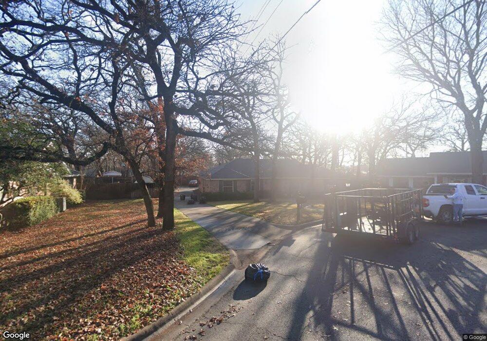 713 Pleasantview Ct, Hurst, TX 76054 - photo 1