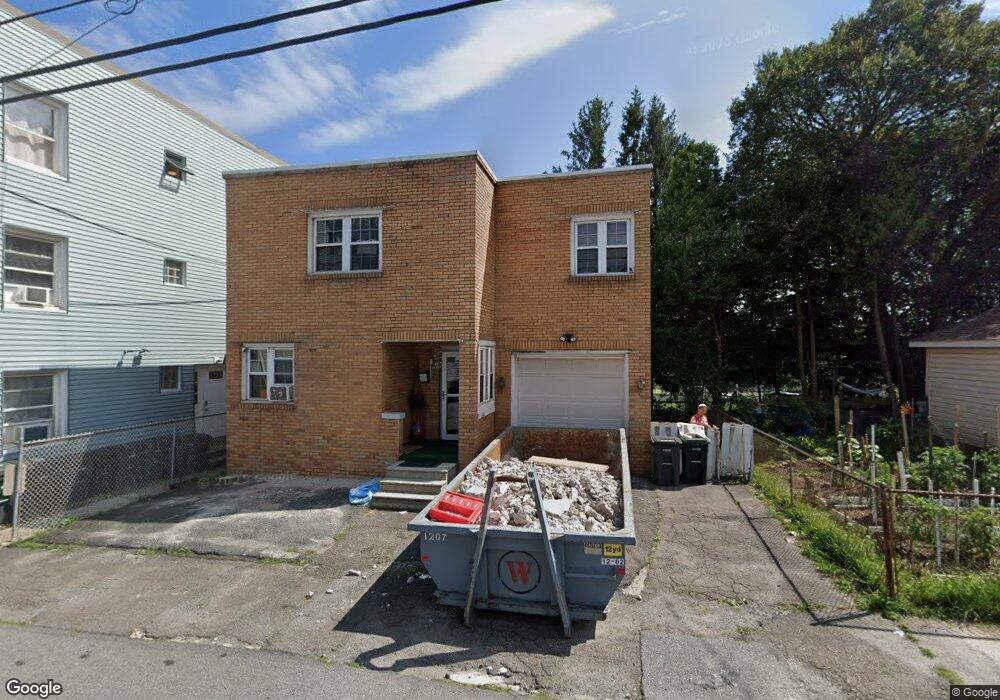 208 W 3rd St, Hazleton, PA 18201 - photo 1