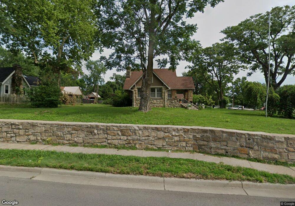 11700 Johnson Dr, Shawnee, KS 66203 - photo 1