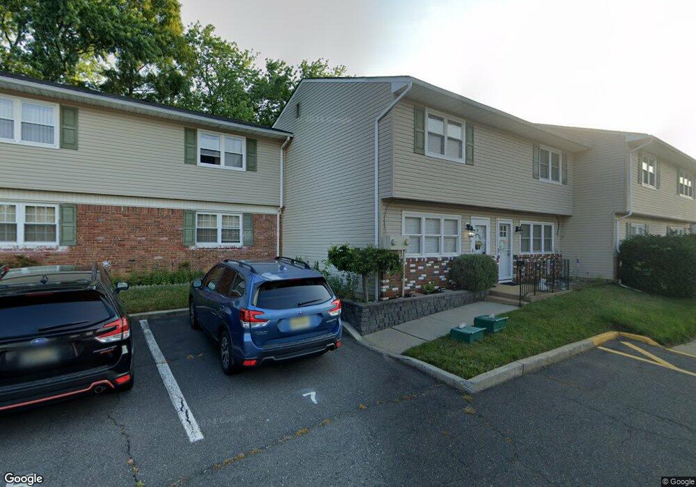 5 Kansas Ct unit 811, Matawan, NJ 07747 - photo 1