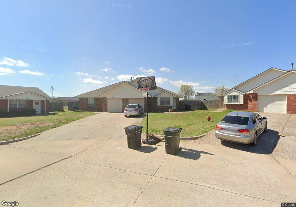 810 Delmar Cir unit 812, Moore, OK 73160 - photo 1