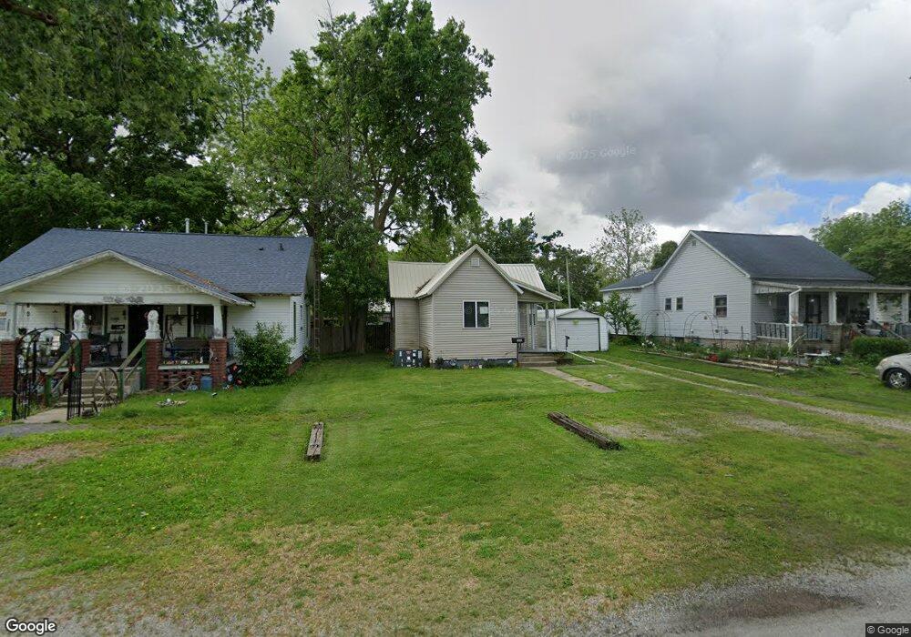 1009 Moultrie Ave, Mattoon, IL 61938 - photo 1