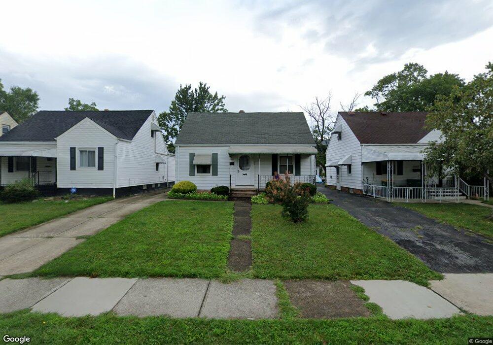 21005 Watson Rd, Maple Heights, OH 44137 - photo 1