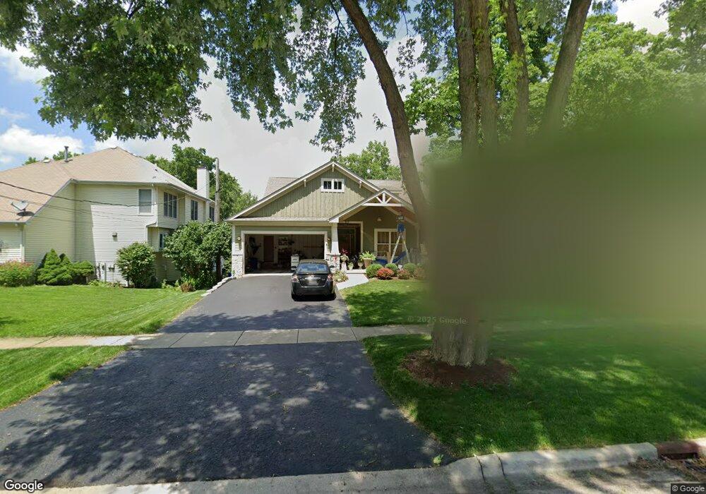 527 E Evergreen St, Wheaton, IL 60187 - photo 1