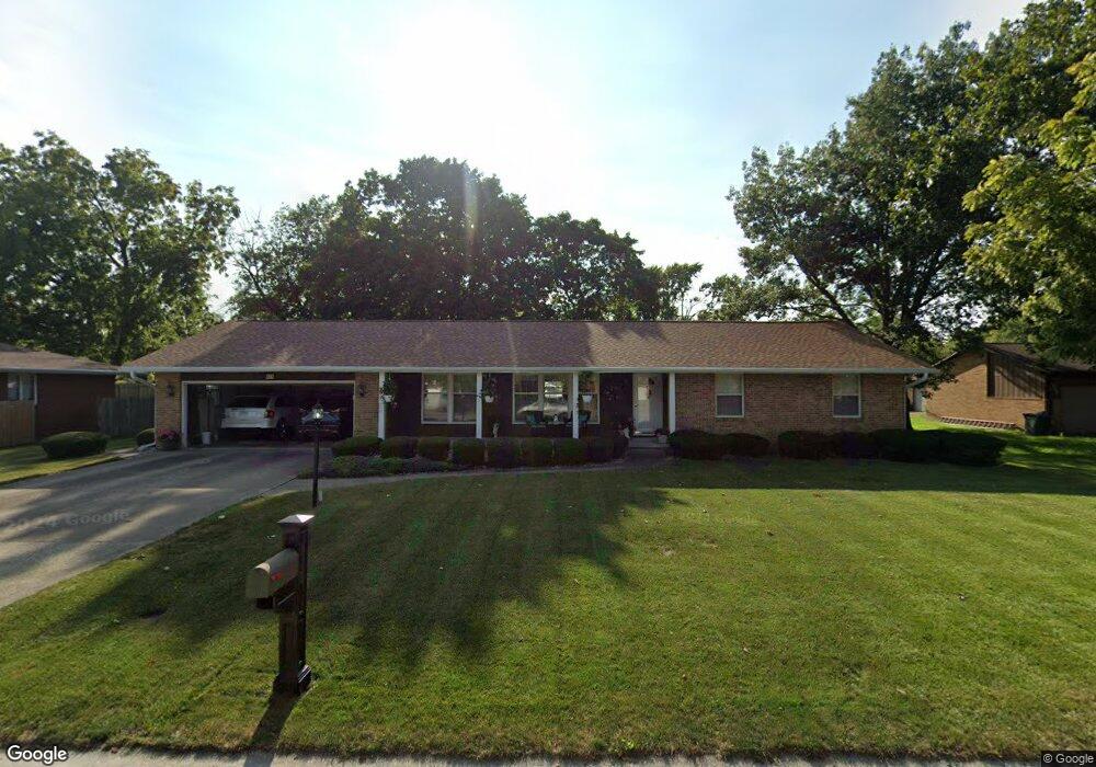 918 1/2 N Center St, Tuscola, IL 61953 - photo 1