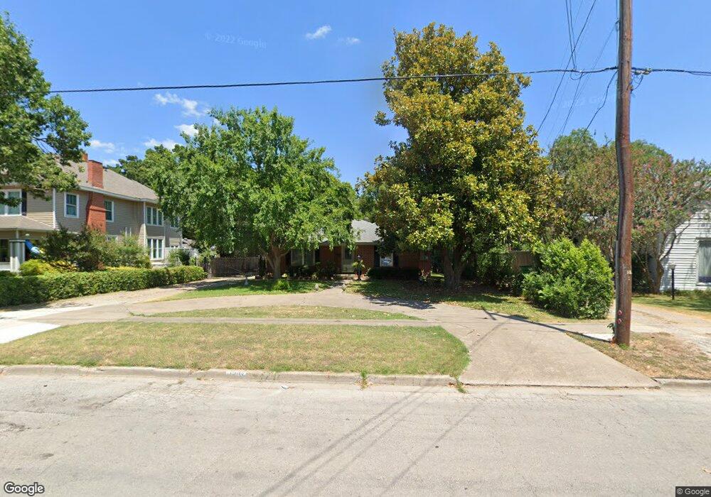 1308 S Lindsay St, Gainesville, TX 76240 - photo 1