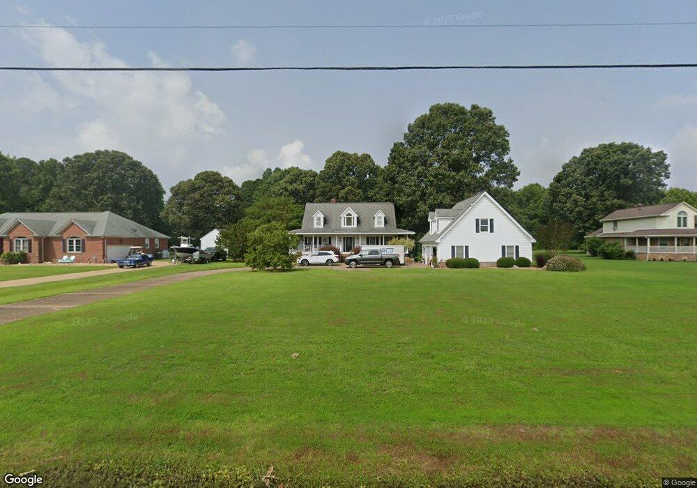 827 Dandy Loop Rd, Yorktown, VA 23692 - photo 1