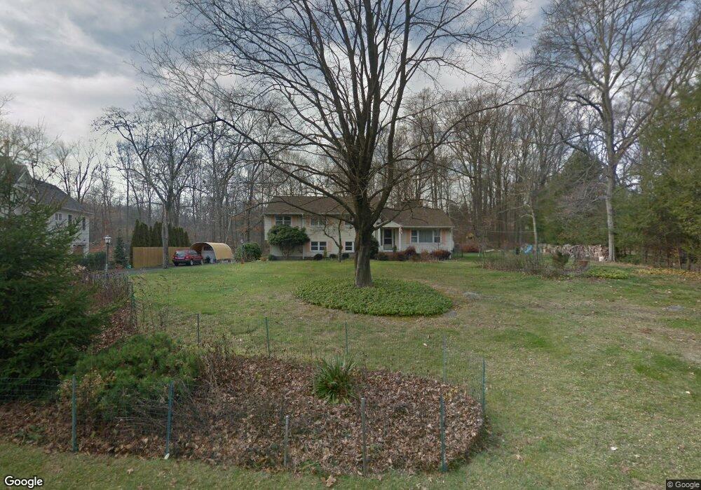 98 Hillcrest Rd, New Canaan, CT 06840 - photo 1