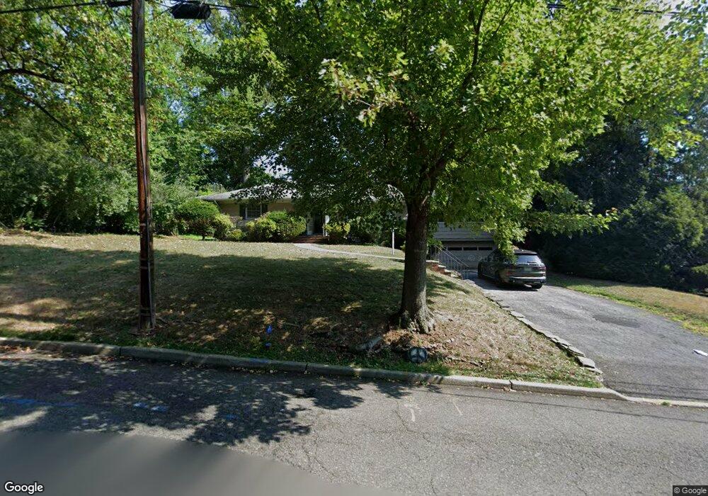 846 Midland Rd, Oradell, NJ 07649 - photo 1